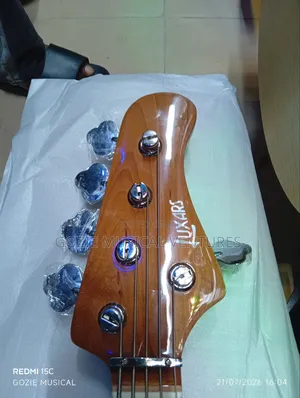 Luxars 6-String Ative Electric Bass Guitar.