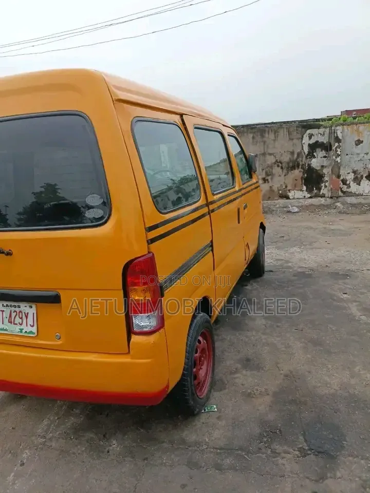 Suzuki Every 2010 Yellow