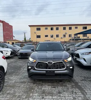 Toyota Highlander XLE AWD 2020 Gray