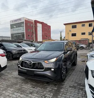 Toyota Highlander XLE AWD 2020 Gray