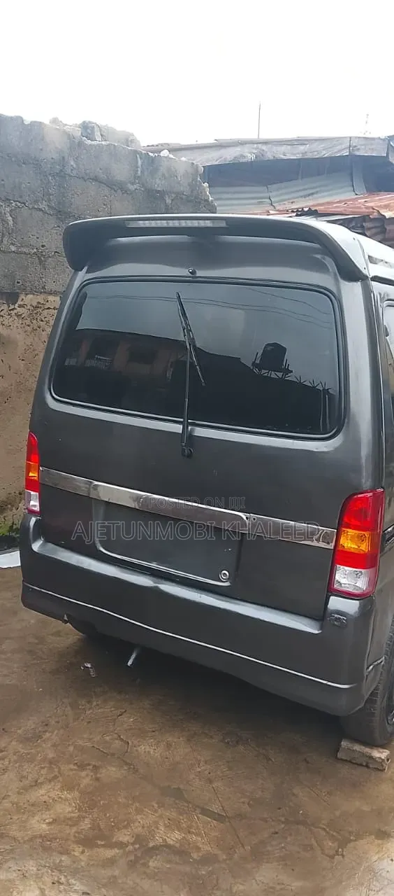 Suzuki APV Minibus 2010 Grey