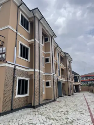 3bdrm Apartment in Odili Road, Trans Amadi for rent