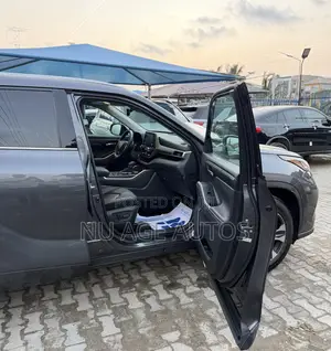 Toyota Highlander XLE AWD 2020 Gray