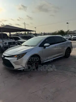 Toyota Corolla LE 2021 Silver