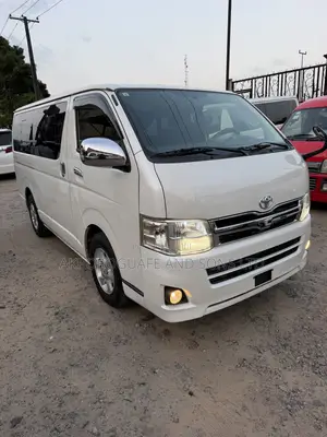Toyota HiAce 2013 White