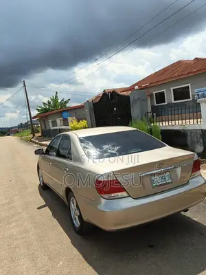 Toyota Camry LE 4dr Sedan (2.4L 4cyl 5A) 2006 Gold