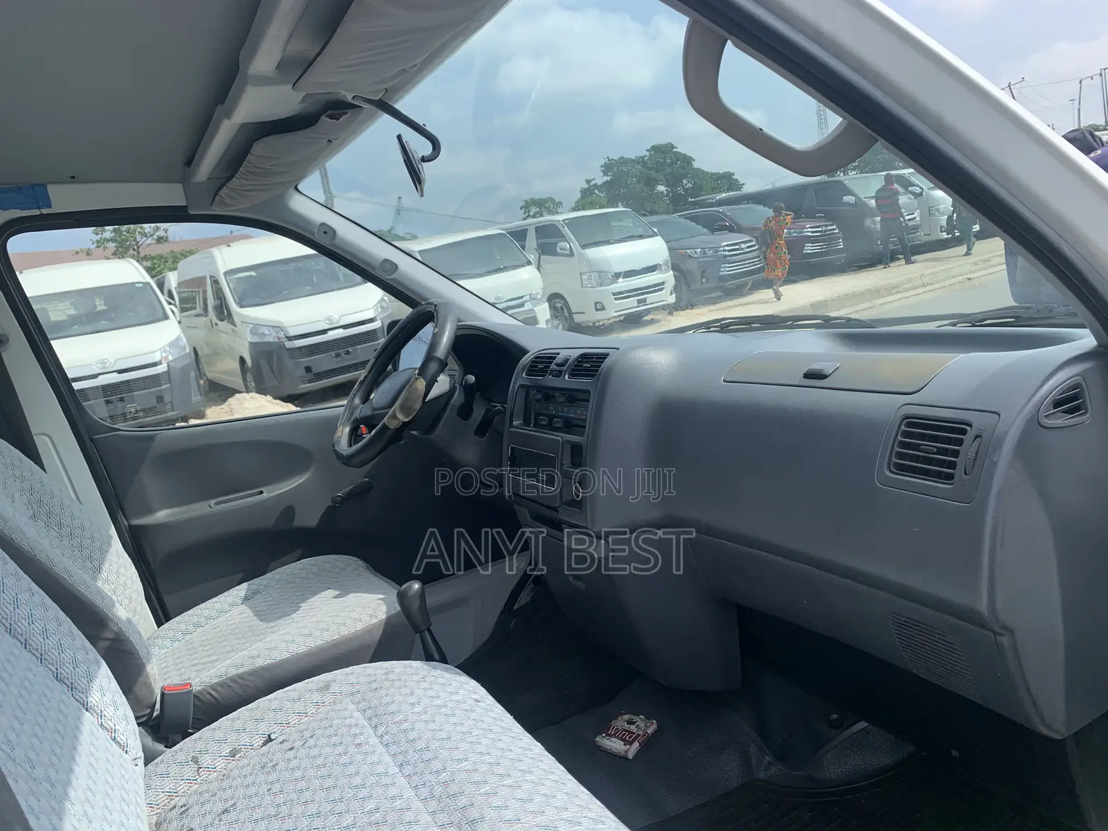 Toyota HiAce 2005 White