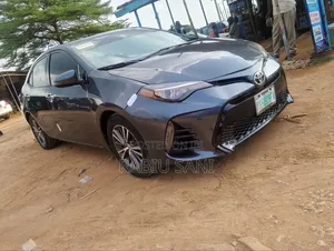 Toyota Corolla LE 4dr Sedan (1.8L 4cyl CVT) 2017 Gray