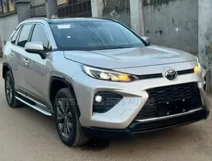 Toyota RAV4 Limited AWD 2024 Silver