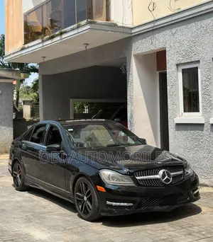 Mercedes-Benz C300 2013 Black