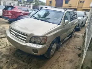 Toyota Highlander 2005 Gold
