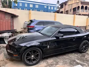 Ford Mustang V6 Convertible 2009 Black