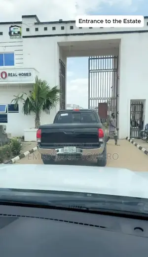 6bdrm Duplex in Ochacho, Life Camp for sale