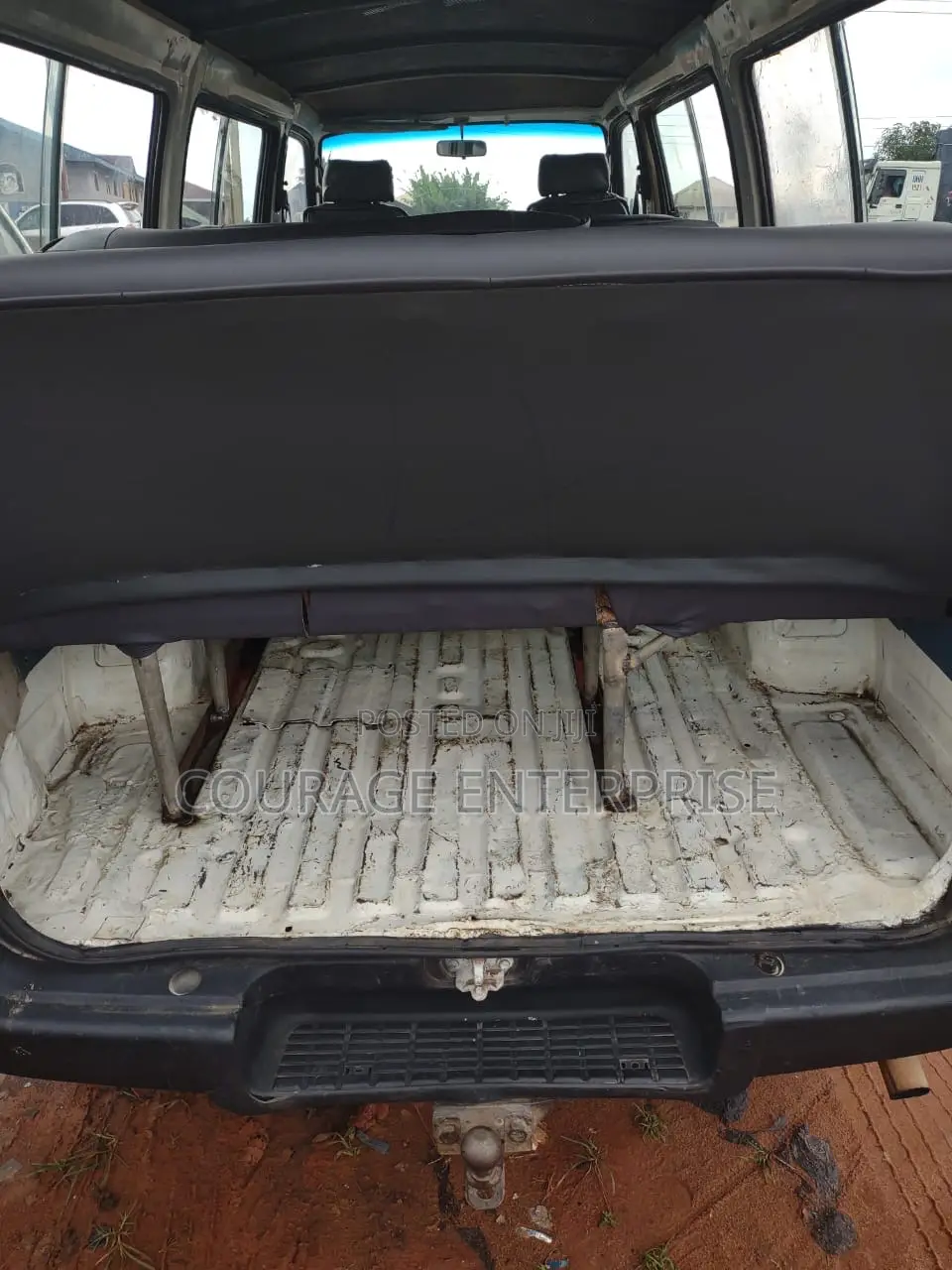 Toyota HiAce 2005 White