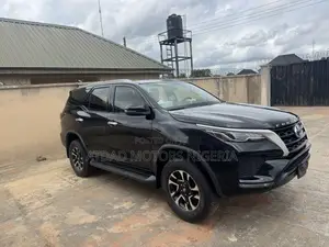 Toyota Fortuner 2.4 D AWD 2023 Black