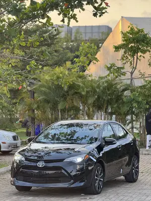 Toyota Corolla SE Special Edition 4dr Sedan (1.8L 4cyl CVT) 2017 Black