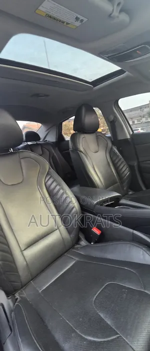 Hyundai Elantra Limited 2022 White