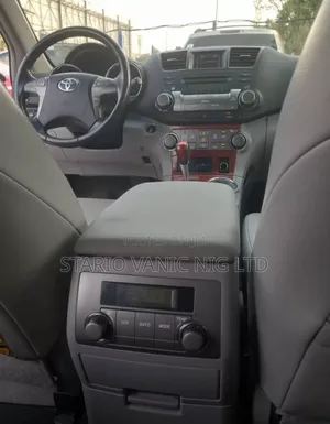 Toyota Highlander 2012 Silver