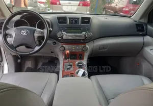 Toyota Highlander 2012 Silver