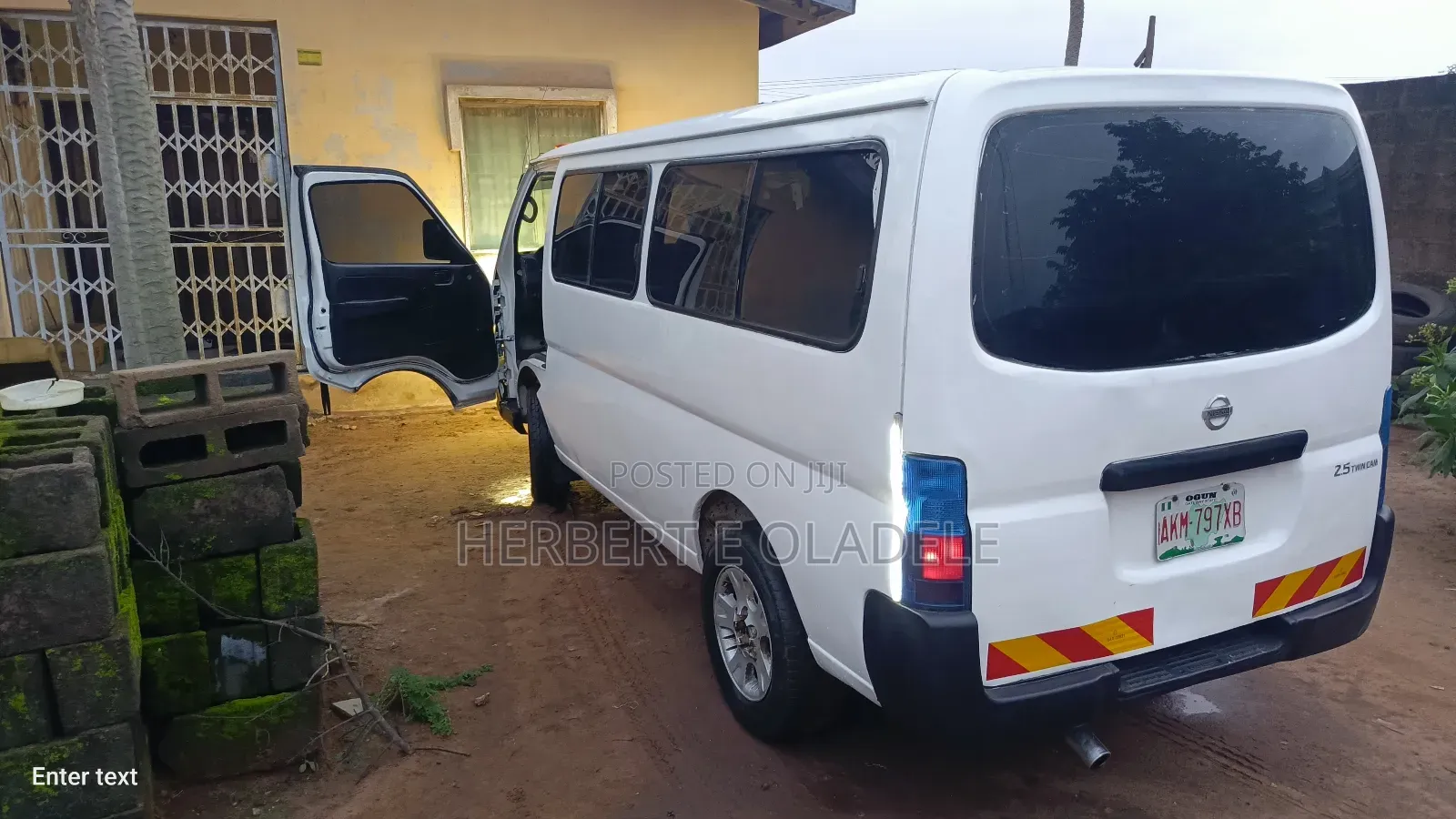 Nissan Caravan (Urvan) 2009 White