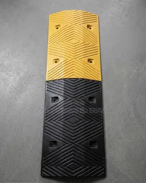 Heavy-Duty Rubber Speed Bump