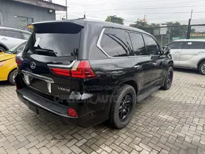 Lexus LX 570 AWD 2017 Black