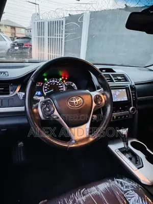Toyota Camry SE V6 4dr Sedan (3.5L 6cyl 6A) 2012 Red