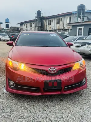 Toyota Camry SE V6 4dr Sedan (3.5L 6cyl 6A) 2012 Red