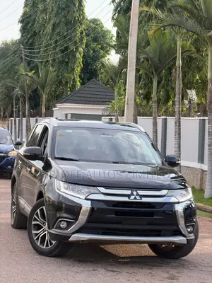 Mitsubishi Outlander 2016 Black
