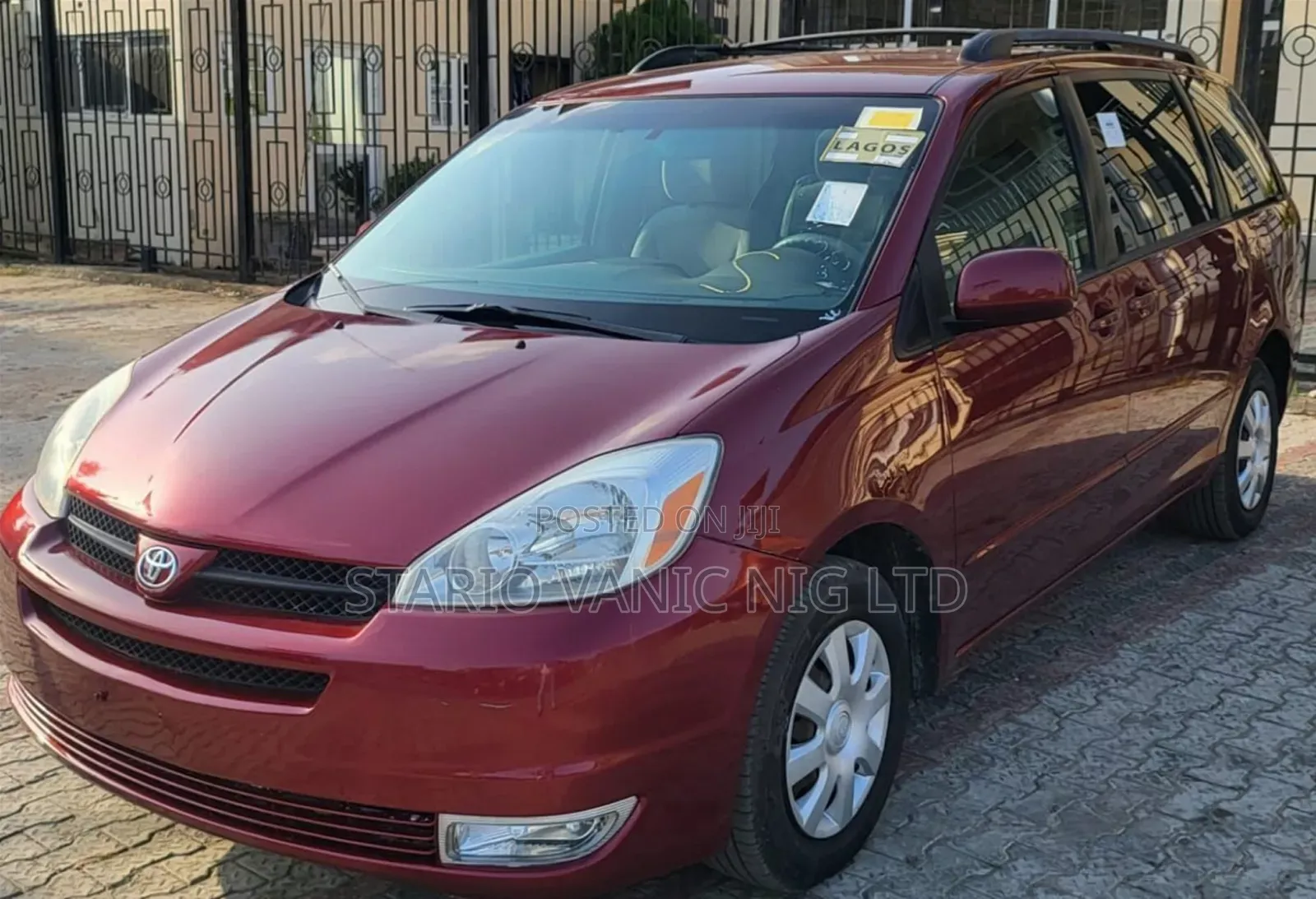 Toyota Sienna 2005 Red
