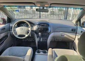 Toyota Sienna 2005 Red