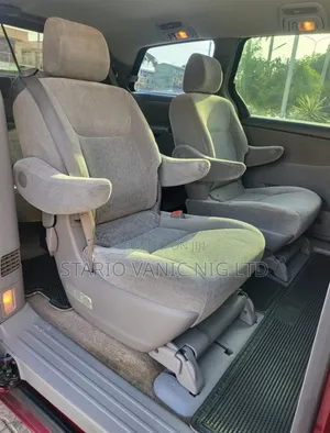 Toyota Sienna 2005 Red