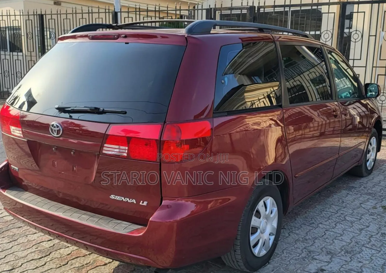 Toyota Sienna 2005 Red
