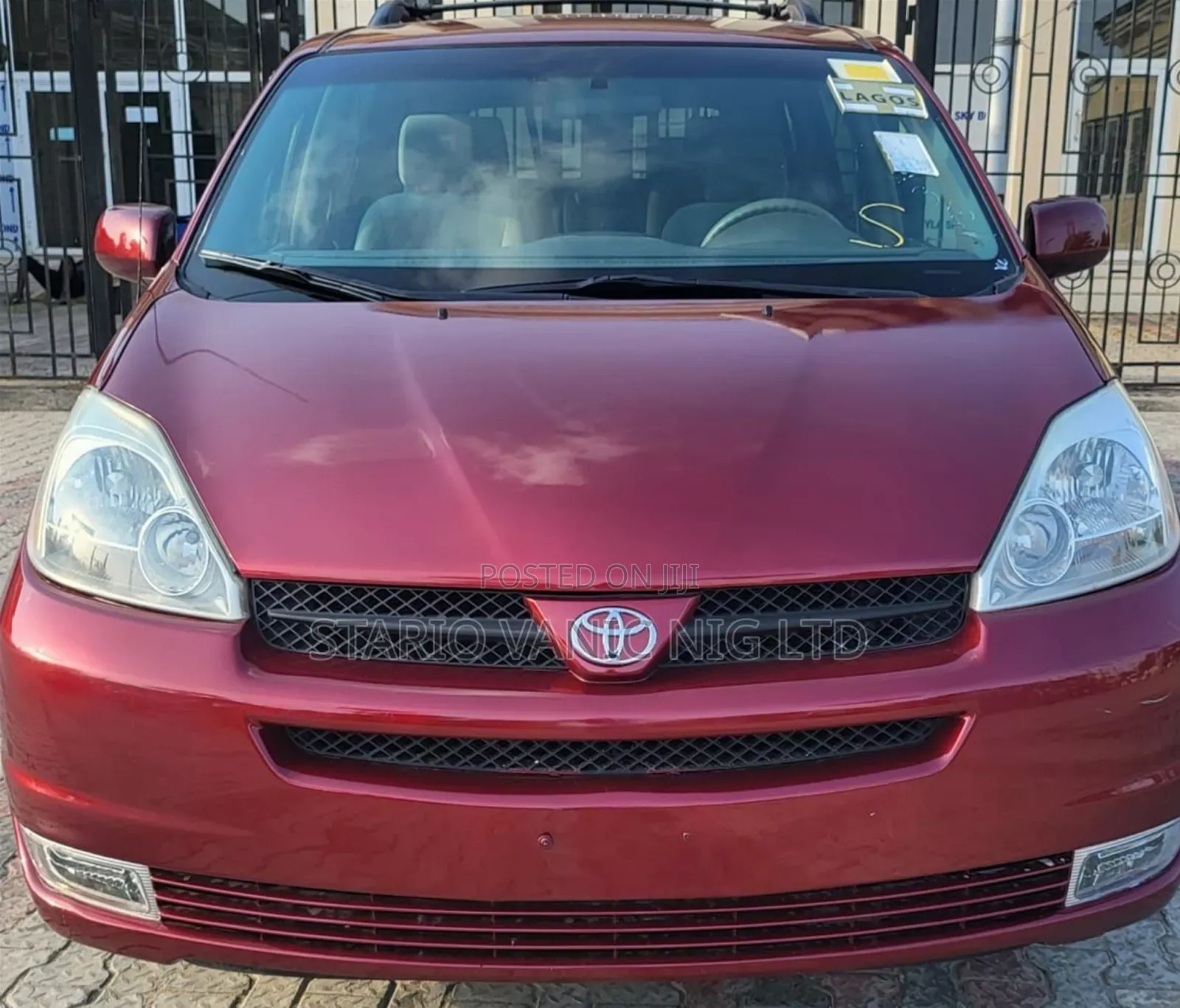 Toyota Sienna 2005 Red
