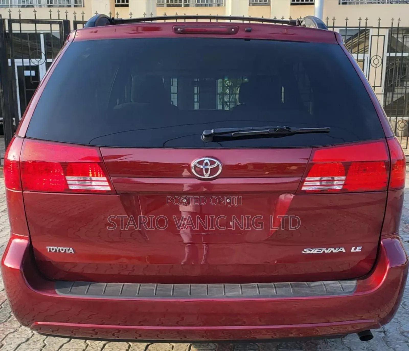 Toyota Sienna 2005 Red