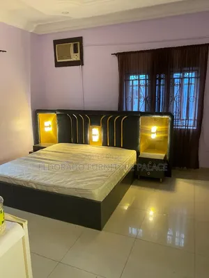 6x6 Padded Bedframe With Lightings
