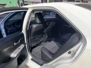 Toyota Camry SE Sport 4dr Sedan (2.5L 4cyl 6A) 2014 White