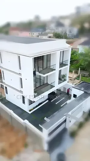 Furnished 6bdrm Duplex in Apo for sale