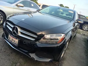 Mercedes-Benz C300 2016 Black