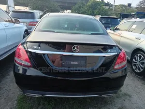 Mercedes-Benz C300 2016 Black