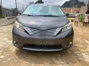 Toyota Sienna Limited 7 Passenger 2011 Gray