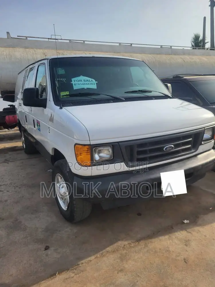 Ford E250 2006 White