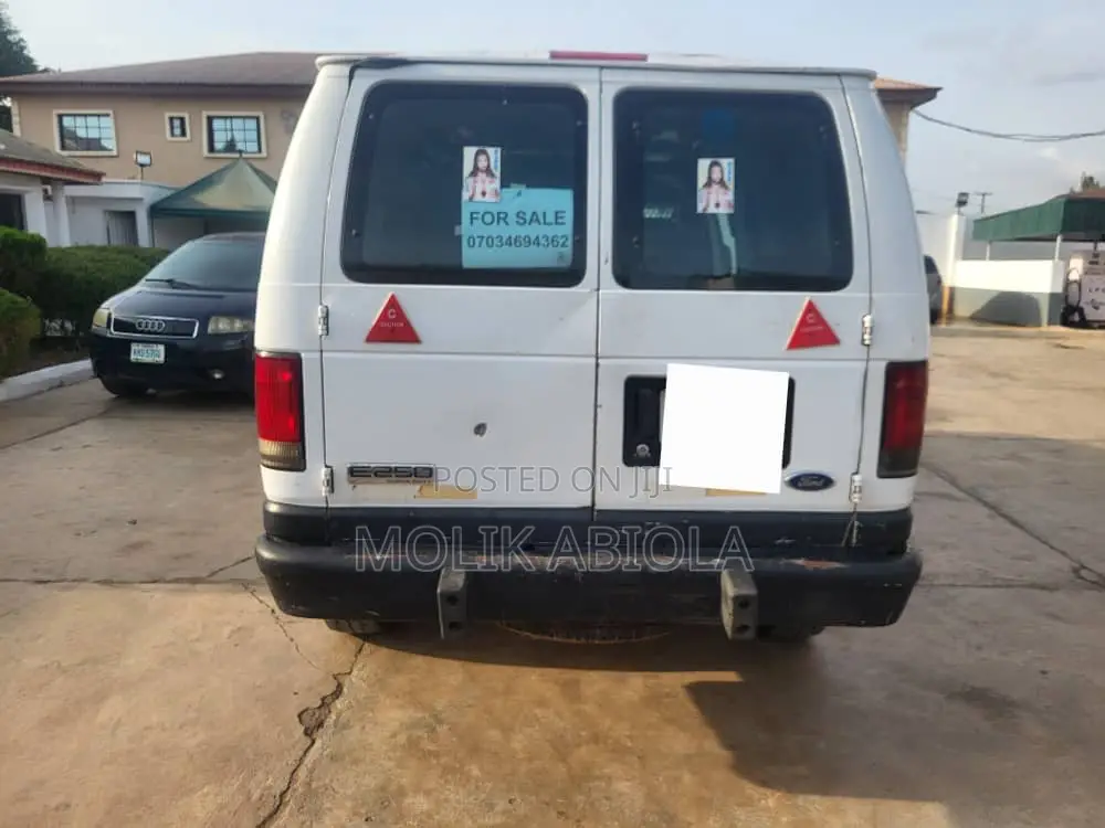 Ford E250 2006 White