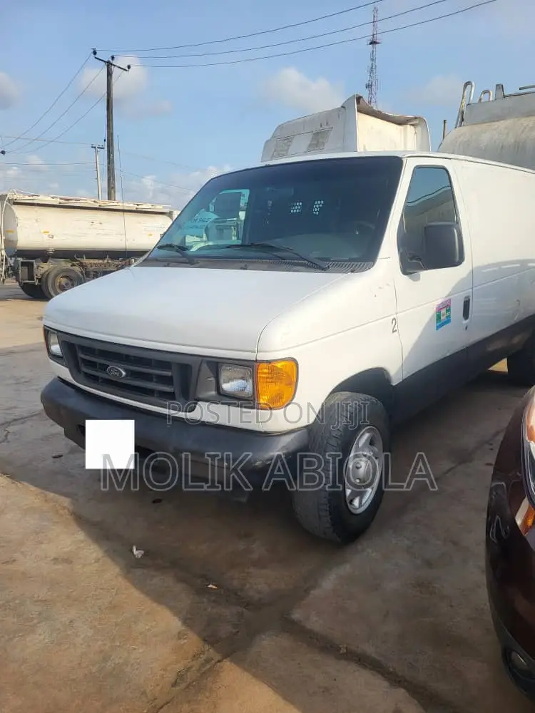 Ford E250 2006 White