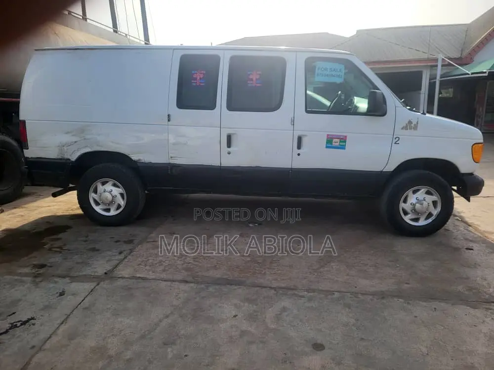 Ford E250 2006 White