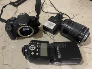 Neatly Used Canon 700D Plus Speed Light for Sale
