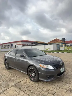 Toyota Camry SE V6 4dr Sedan (3.5L 6cyl 6AM) 2010 Gray