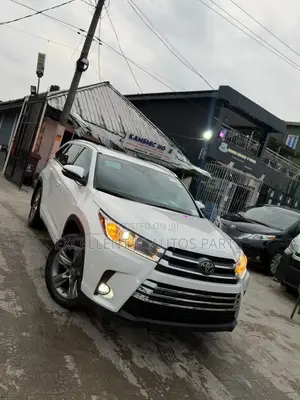 Toyota Highlander Limited 2019 White