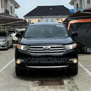 Toyota Highlander SE 2012 Black