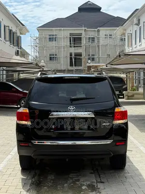 Toyota Highlander SE 2012 Black